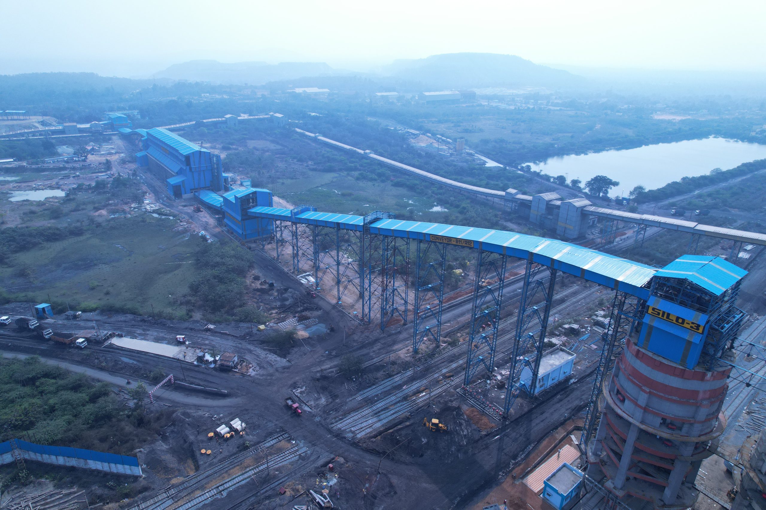 Dipka CHP – Aerial perspective of MBE’s efficient coal handling operations.